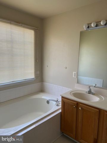 2511 JAMES MAURY DR, Herndon, VA 20171