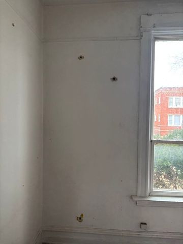 2469 E 74th Street, Chicago, IL 60649