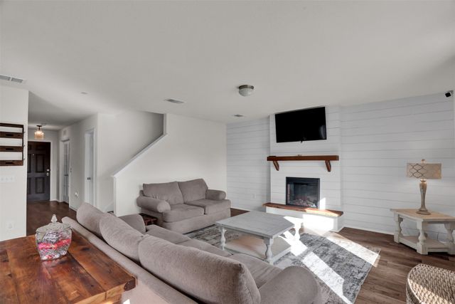 1340 Waggoner Drive, Aubrey, TX 76227