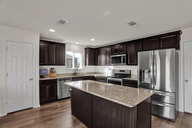 1340 Waggoner Drive, Aubrey, TX 76227