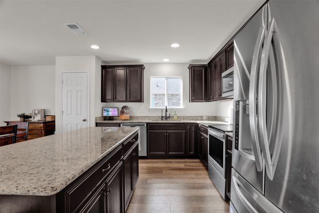 1340 Waggoner Drive, Aubrey, TX 76227