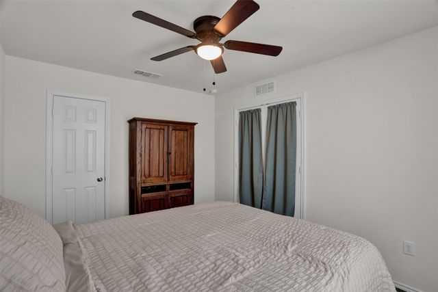 1340 Waggoner Drive, Aubrey, TX 76227