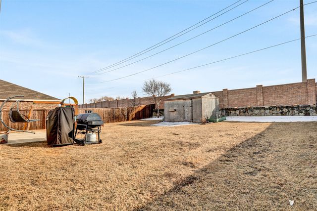 1340 Waggoner Drive, Aubrey, TX 76227