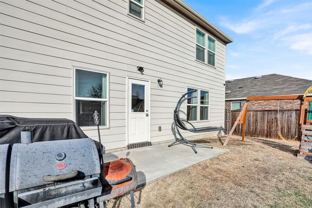 1340 Waggoner Drive, Aubrey, TX 76227