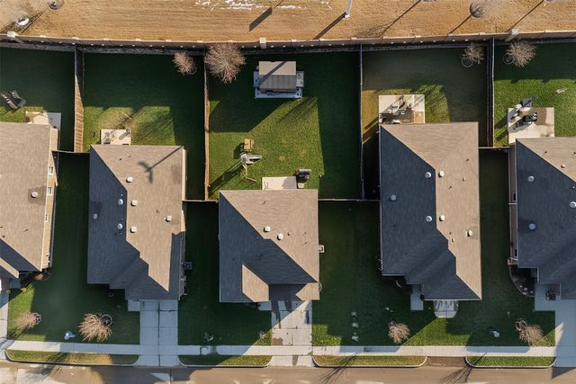 1340 Waggoner Drive, Aubrey, TX 76227