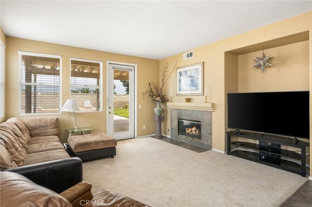 833 W Orange Heights, Corona, CA 92882