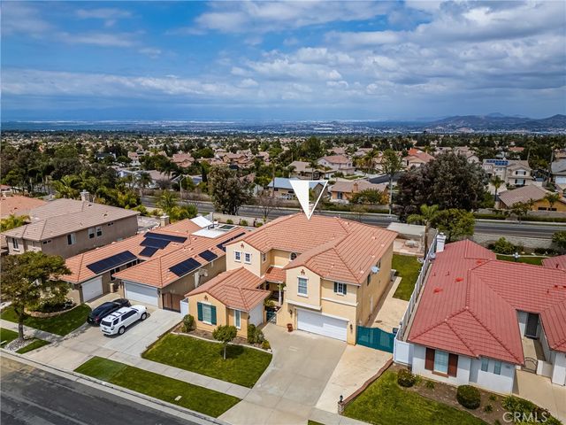 833 W Orange Heights, Corona, CA 92882