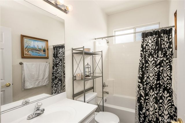 833 W Orange Heights, Corona, CA 92882