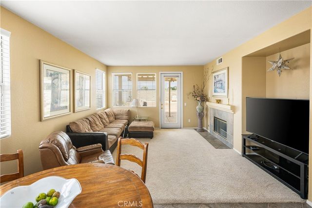 833 W Orange Heights, Corona, CA 92882