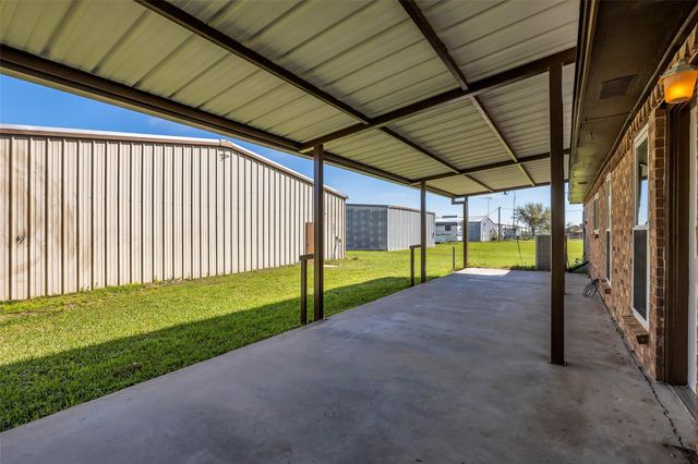 32134 Robin Lane, Waller, TX 77484