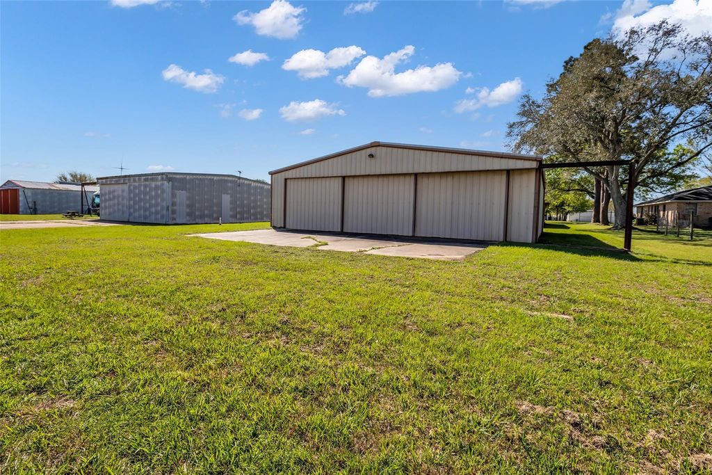 32134 Robin Lane, Waller, TX 77484