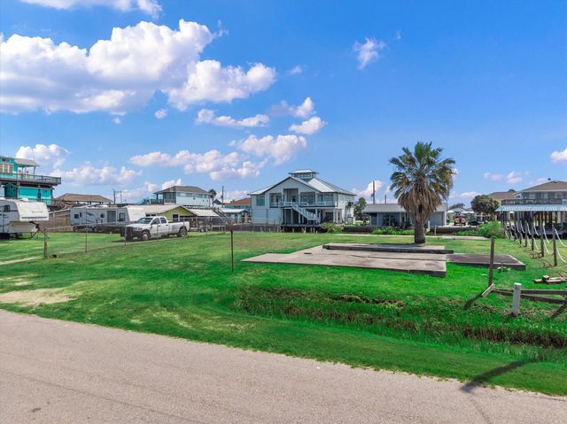 1295 N Crystal Beach Road, Crystal Beach, TX 77650