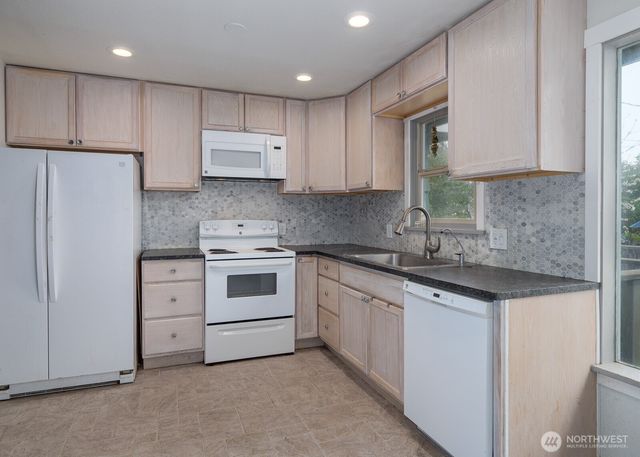 1111 W 15th Street, Port Angeles, WA 98363
