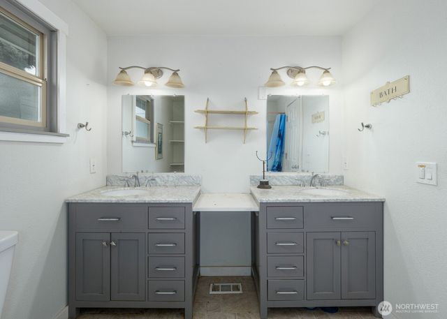 1111 W 15th Street, Port Angeles, WA 98363