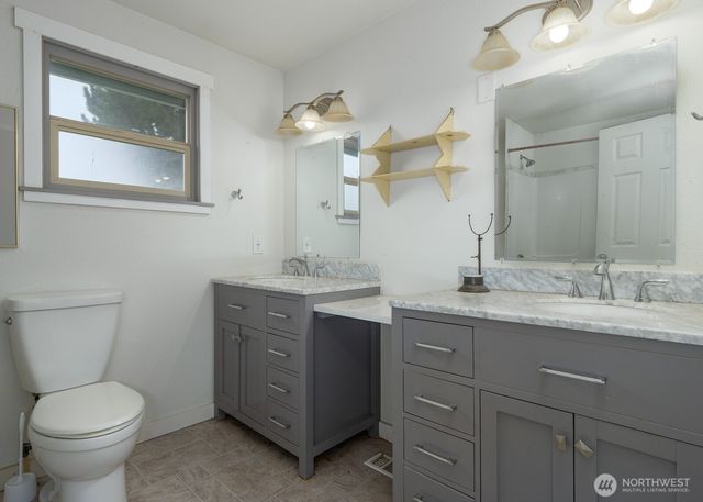 1111 W 15th Street, Port Angeles, WA 98363