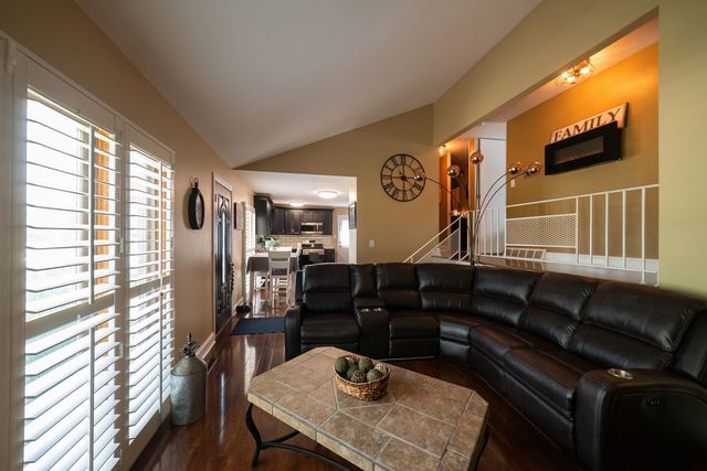 16450 67th Court, Tinley Park, IL 60477