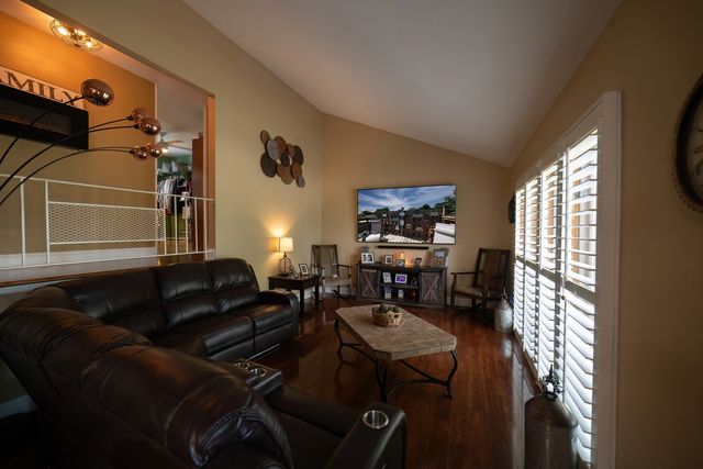 16450 67th Court, Tinley Park, IL 60477