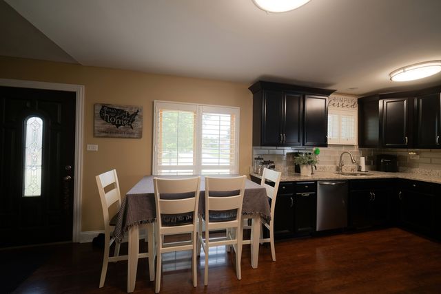 16450 67th Court, Tinley Park, IL 60477