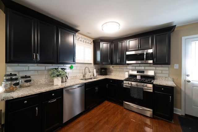 16450 67th Court, Tinley Park, IL 60477