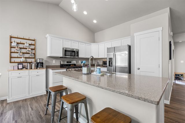 850 Aiden Street, Iowa City, IA 52245