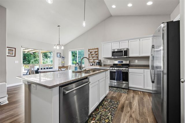 850 Aiden Street, Iowa City, IA 52245