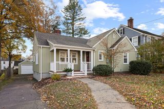 15 Arapahoe Road, West Hartford, CT 06107
