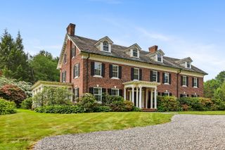 325 Woodbury Road, Watertown, CT 06795
