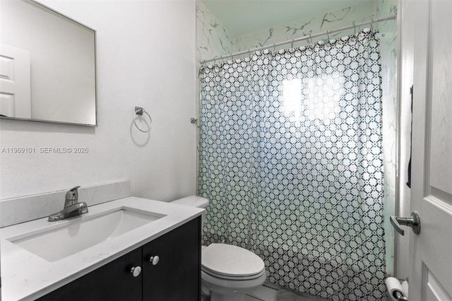 1998 NW 47th St, Miami, FL 33142