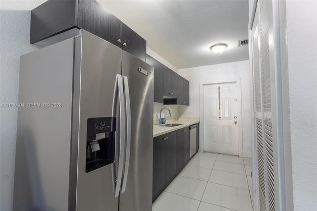 1998 NW 47th St, Miami, FL 33142