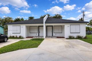 1998 NW 47th St, Miami, FL 33142