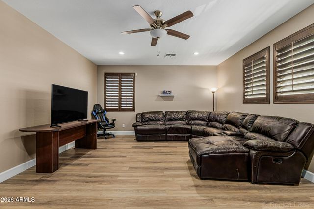 2540 E HAZELTINE Way, Chandler, AZ 85249