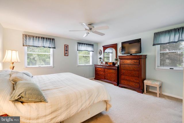 108 BRENTWOOD DR, Mount Laurel, NJ 08054