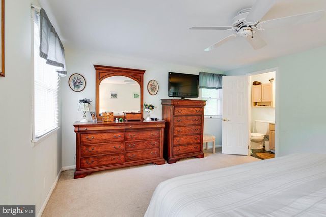 108 BRENTWOOD DR, Mount Laurel, NJ 08054