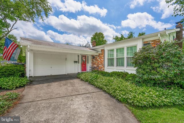 108 BRENTWOOD DR, Mount Laurel, NJ 08054