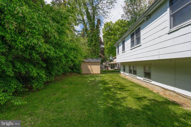 108 BRENTWOOD DR, Mount Laurel, NJ 08054