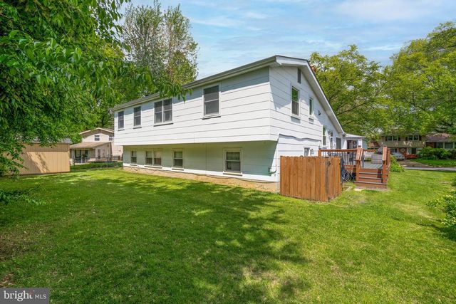108 BRENTWOOD DR, Mount Laurel, NJ 08054