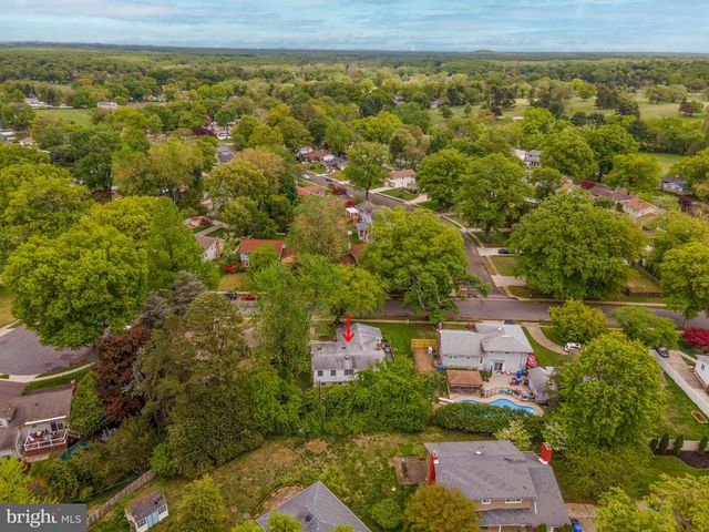 108 BRENTWOOD DR, Mount Laurel, NJ 08054