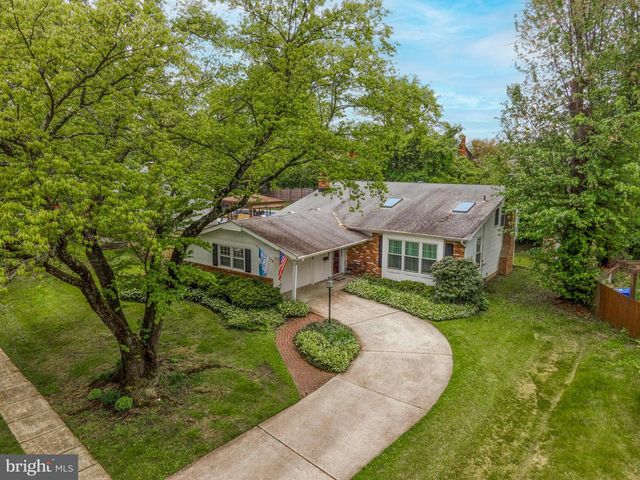 108 BRENTWOOD DR, Mount Laurel, NJ 08054