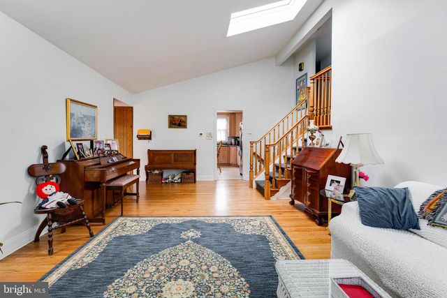 108 BRENTWOOD DR, Mount Laurel, NJ 08054