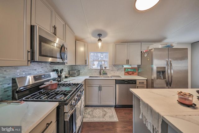 1215 BLUE MOUNTAIN CIR, Saylorsburg, PA 18353