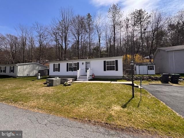 1215 BLUE MOUNTAIN CIR, Saylorsburg, PA 18353