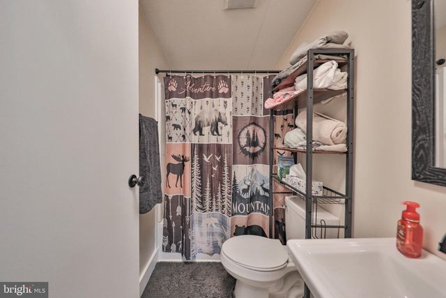 1215 BLUE MOUNTAIN CIR, Saylorsburg, PA 18353