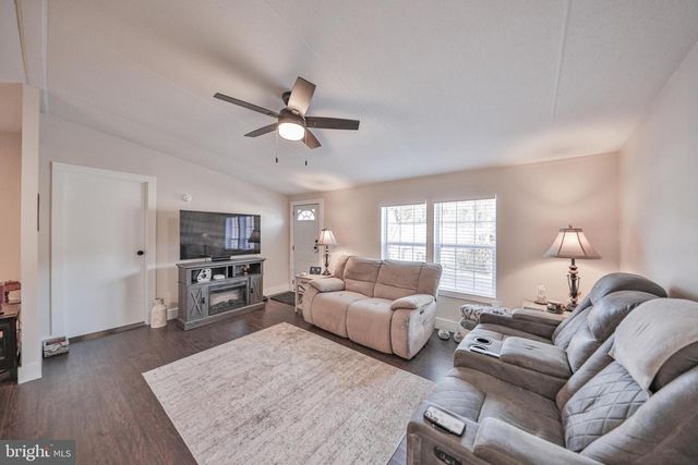 1215 BLUE MOUNTAIN CIR, Saylorsburg, PA 18353