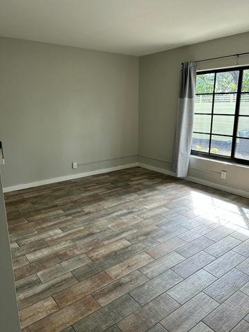 214 S Palmway, Lake Worth Beach, FL 33460