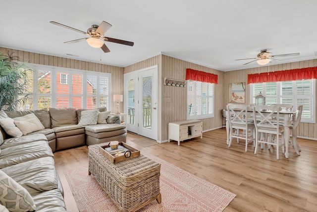 1015 Sea Bridge Ct., Surfside Beach, SC 29575