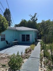 209 SHORE ROAD B, Nokomis, FL 34275