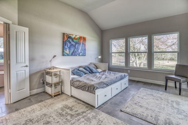 6510 Ganske Road, Burton, TX 77835