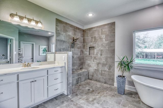 6510 Ganske Road, Burton, TX 77835