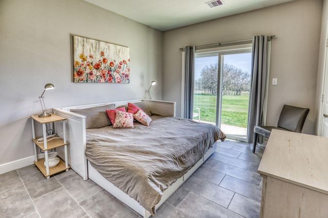 6510 Ganske Road, Burton, TX 77835