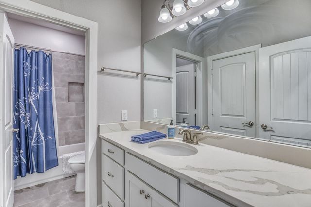 6510 Ganske Road, Burton, TX 77835